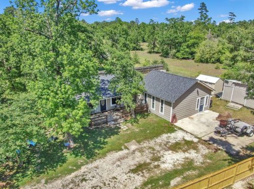 9803 Pne Pt Dr, Montgomery TX 77316-9148 exterior