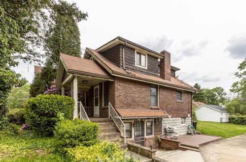 117 Camberwell Dr, Pittsburgh, PA 15238-2601