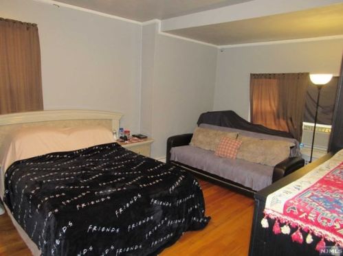 53 Hamilton Ave, Fairview NJ 07022-2040 exterior