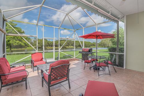 10581 Waterway Ln, Fort Pierce FL  34987-1914 exterior