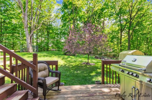 3040 Root Ct, Cedar Springs MI 49319-8153 exterior