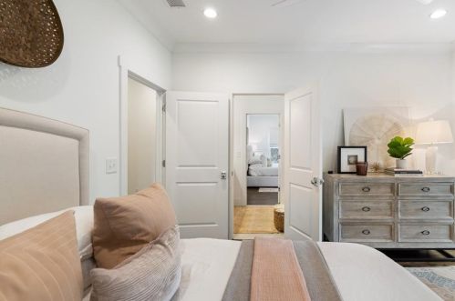 2652 Forrest Way, Atlanta GA  30305-3770 exterior