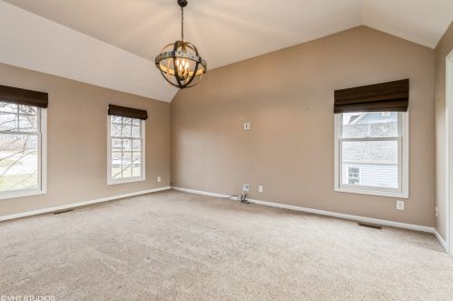 237 Burning Bush Trl, Bull Valley IL 60012-3652 exterior