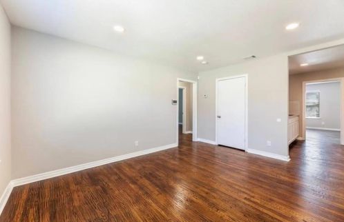 1410 Ann Arbor Ave, Dallas TX  75216-6302 exterior