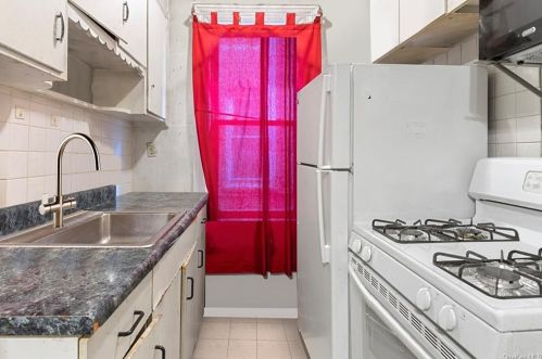 1323 Commonwealth Ave, Bronx NY 10473-3603 exterior