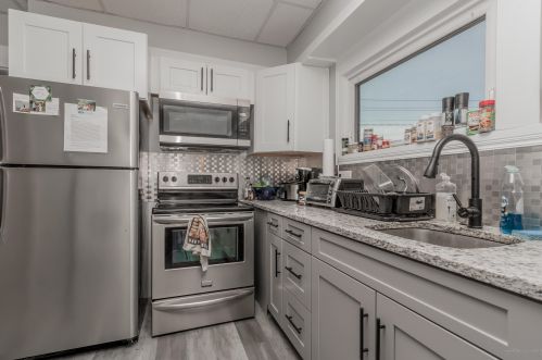 1179 Washington Ave, Portland ME 04103-2042 exterior