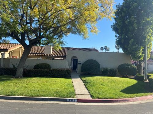 2922 Persimmon Pl, Fullerton, CA 92835-2219