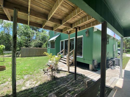 5604 Spruce Dr, Fort Pierce, FL 34982-3871