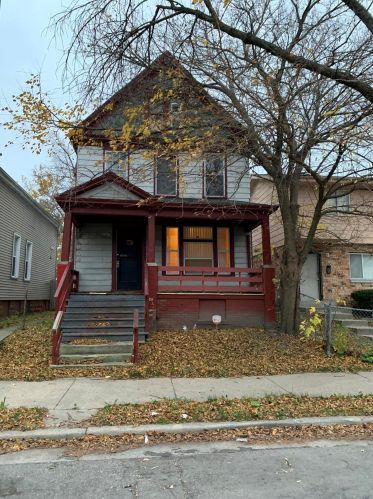 2319 Cherry St, Milwaukee, WI 53205-1824