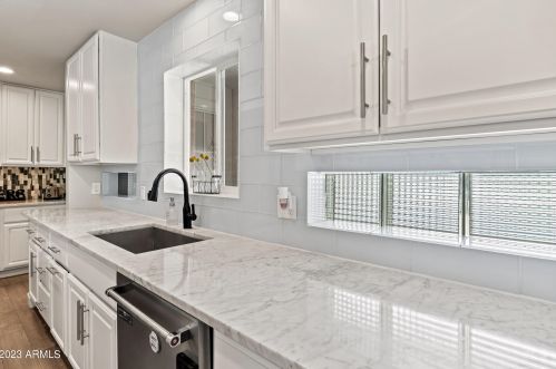 7035 15th St, Phoenix AZ  85020-5414 exterior