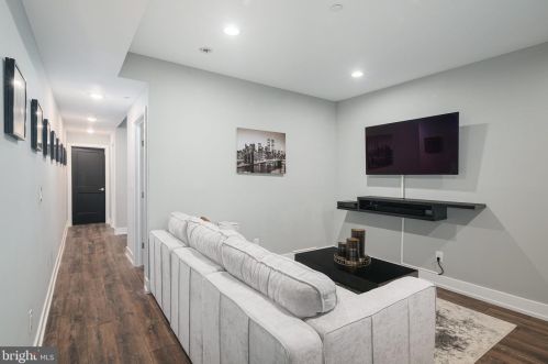 1313 29 St, Philadelphia PA 19121-4503 exterior