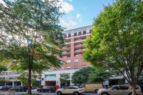 1230 23rd St, Washington DC  20037-1160 exterior