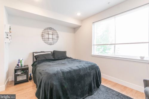 1958 8th St, Philadelphia PA 19122-2023 exterior