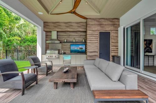 1132 7 St, Naples FL 34102-7334 exterior