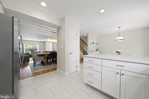 11133 Cedarwood Dr, Rockville MD 20852-3415 exterior