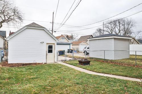 2040 70, Milwaukee WI 53223-2151 exterior