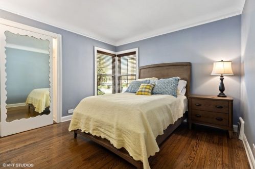 4815 Mulligan Ave, Chicago IL 60630-2921 exterior