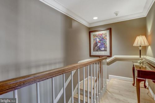 25 Wilkes St, Alexandria VA 22314-3853 exterior