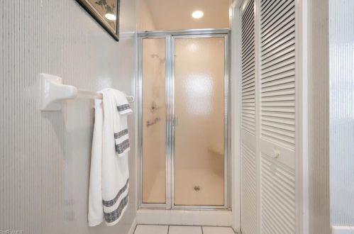 461 Countryside Dr, Naples FL 34104-6723 exterior