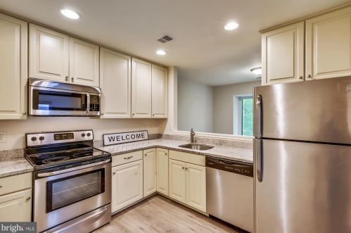 10824 Whiterim Dr, Rockville MD  20854-1785 exterior