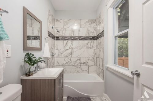 6736 Claremont Ave, Chicago IL 60643-6421 exterior