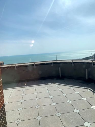 3660 Lake Shore Dr, Chicago IL  60613-5300 exterior