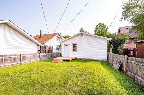 319 84 Ave, Duluth MN 55807-1750 exterior