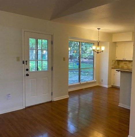 4814 Aberdeen Dr, Austin TX  78745-2106 exterior