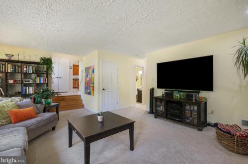 13713 Lockdale Rd, Silver Spring MD 20906-2117 exterior