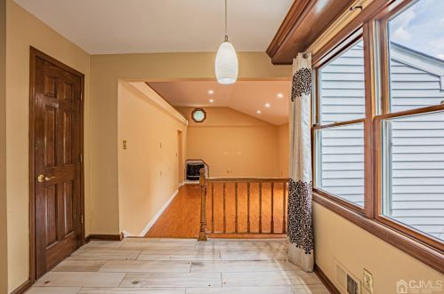 35 Sandalwood Dr, Edison NJ 08820-1249 exterior