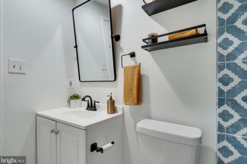 145 U St, Washington DC 20001-2338 exterior