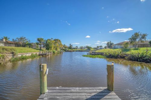 202 Bay St, Fort Pierce FL 34952-1318 exterior