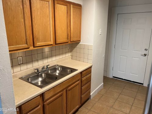 2458 Encinas Ln, Phoenix AZ 85040-1550 exterior