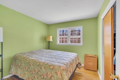 1096 Rector Rd, Bridgewater NJ 08807-1360 exterior