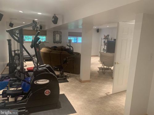 3357 Woodland Cir, Huntingdon Valley PA 19006-4246 exterior