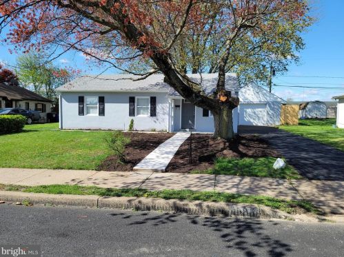 52 Memorial Dr, New Castle DE  19720-1334 exterior