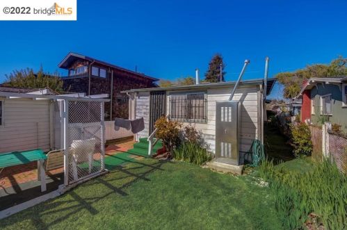 1336 Derby St, Berkeley CA 94703-1968 exterior