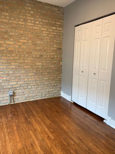 7031 Sheridan Rd, Chicago IL 60626-3898 exterior