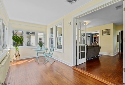 13 Boyden Ave, Maplewood, NJ 07040-1617