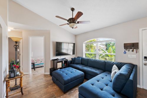 451 Raymond Ln, Fort Pierce FL  34983-1131 exterior