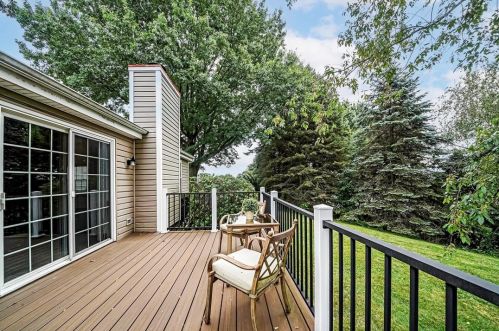 604 Meade Dr, Moon Twp PA 15108-9668 exterior