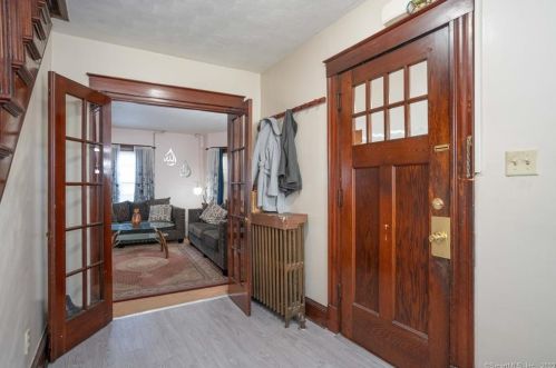 19 Commonwealth Ave, New Britain CT  06053-2913 exterior