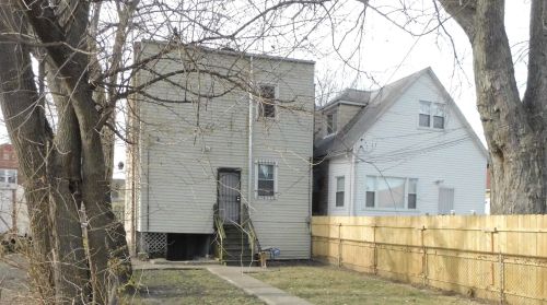 7439 Champlain Ave, Chicago, IL 60619-1805