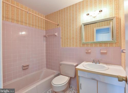 8804 Falkstone Ln, Alexandria VA 22309-4007 exterior