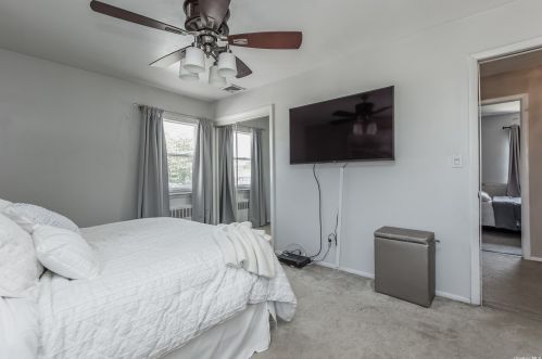 92 Forsythia Ln, Babylon NY 11703-2806 exterior