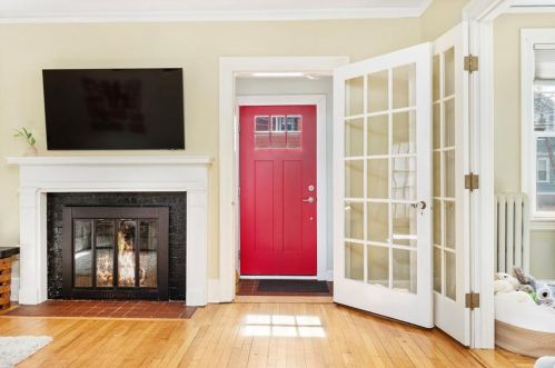 83 Colonial Rd, Providence RI  02906-2549 exterior