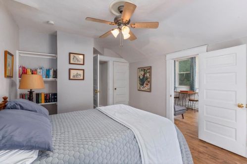 1912 Mccausland Ave, Saint Louis MO 63117-1906 exterior