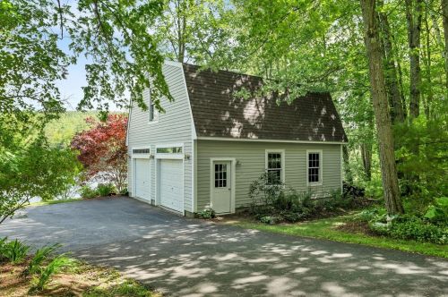 31 Sunset Ave, Concord NH 03301-2730 exterior