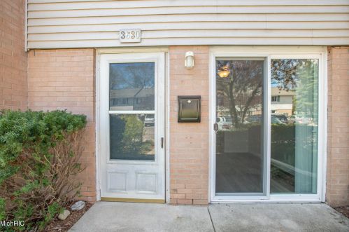 3630 Kenbrooke Ct, Kalamazoo, MI 49006-5437