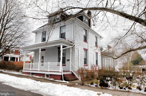 408 16th St, Huntingdon, PA 16652-2012